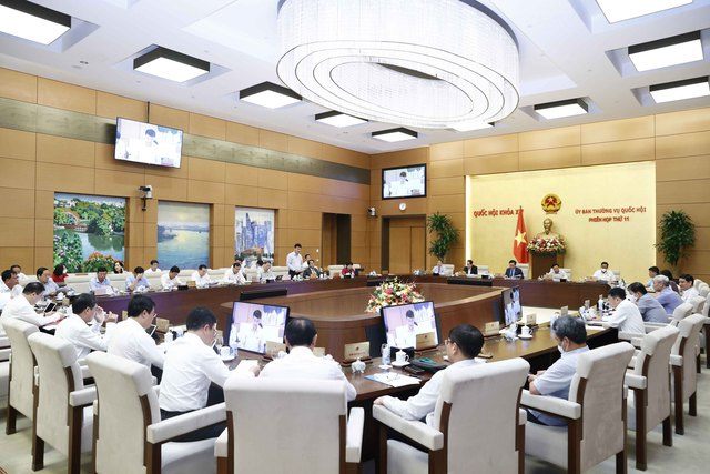 Ủy ban Thường vụ Quốc hội ban hành Nghị quyết thành lập thị trấn Phương Sơn (Lục Nam) và thị trấn...