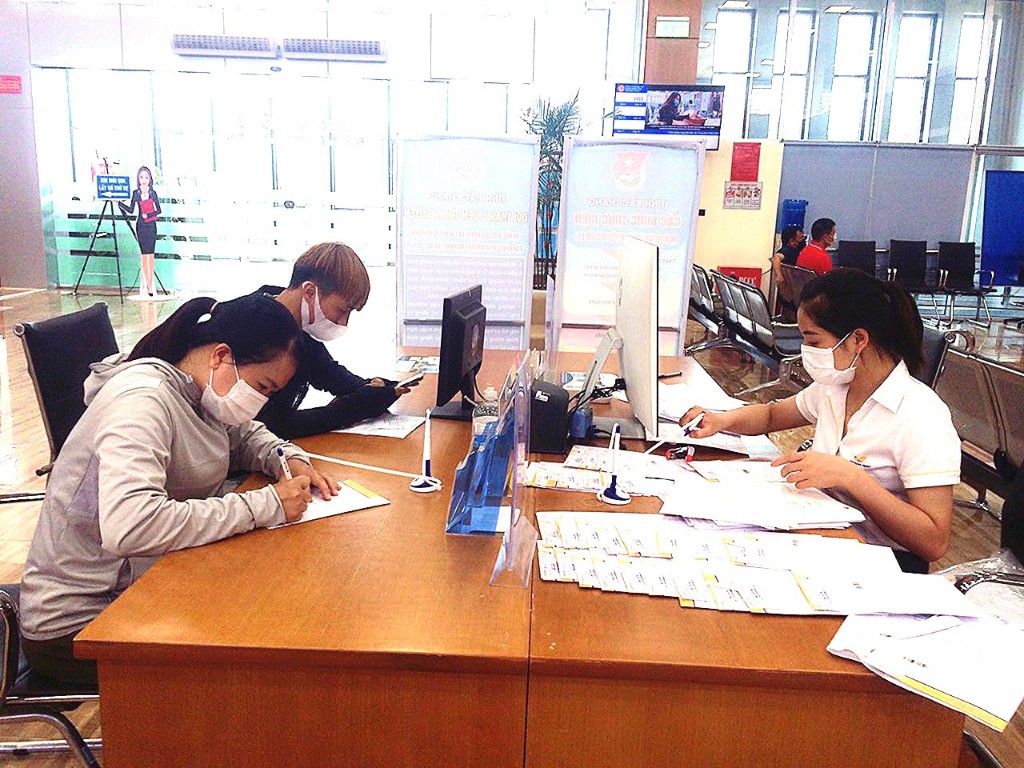 Trung tâm Phục vụ hành chính công: Dịch vụ Bưu chính công ích 6 tháng đầu năm vượt chỉ tiêu