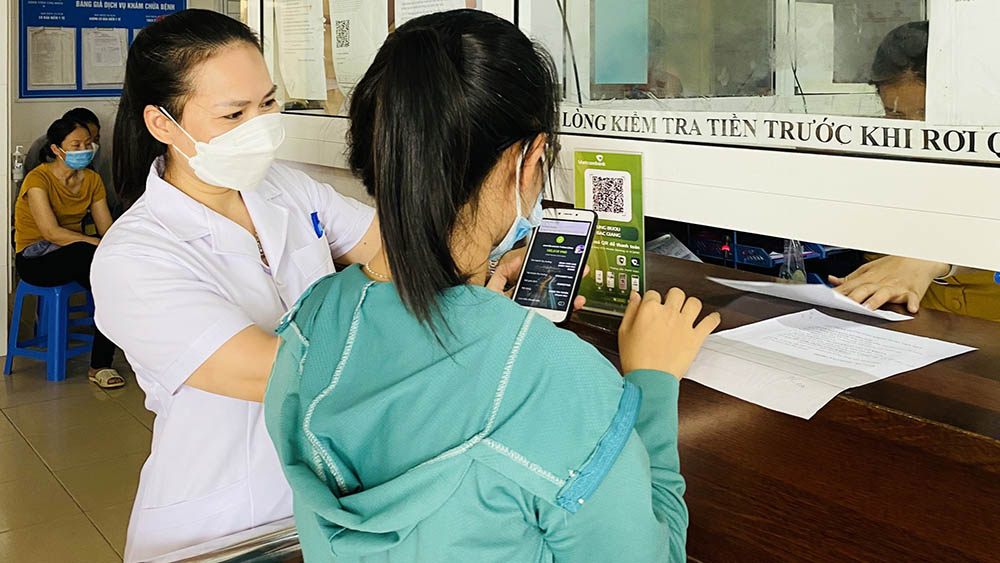Bệnh viện Ung bướu tỉnh Bắc Giang: Triển khai thanh toán không dùng tiền mặt