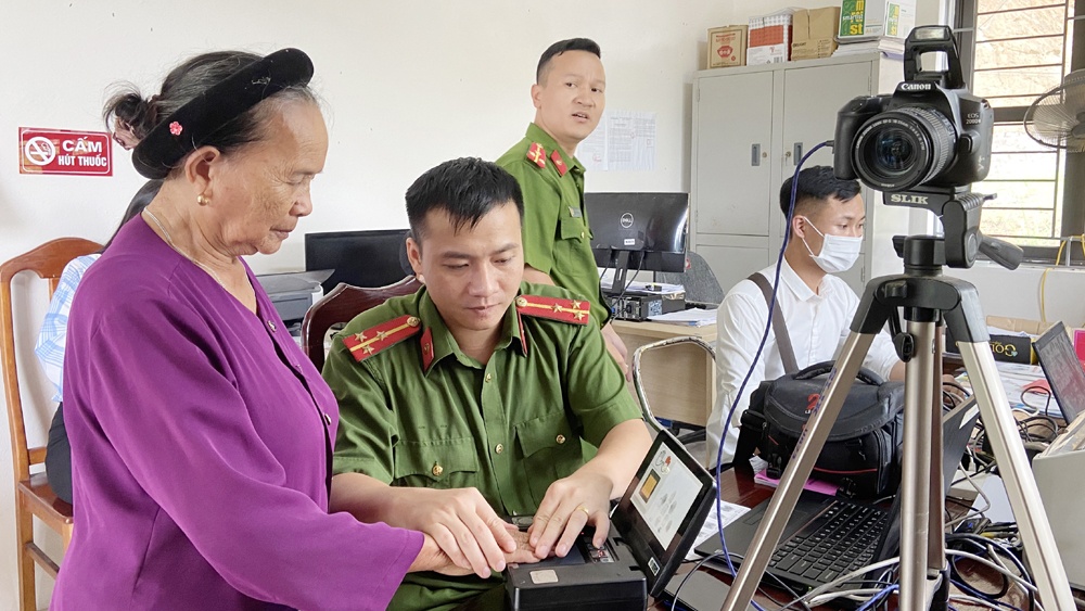 Cấp và xác thực định danh điện tử ở Bắc Giang: Đồng bộ giải pháp, bảo đảm tiến độ