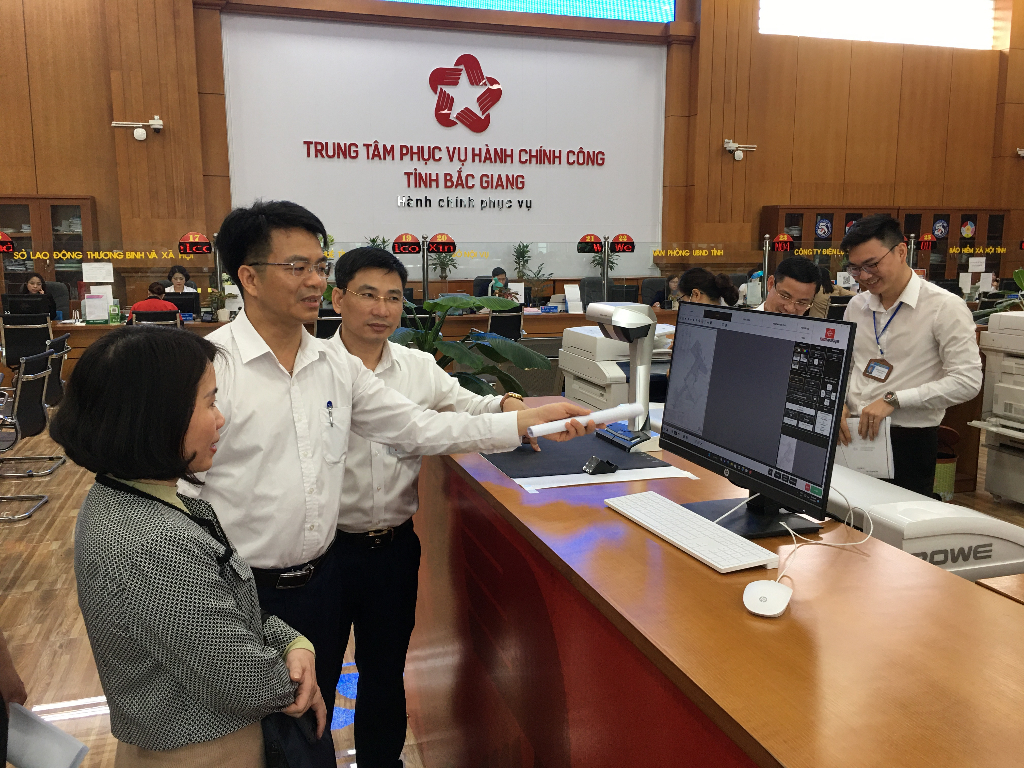 Trung tâm Phục vụ hành chính công tỉnh Bắc Giang tập trung khắc phục khó khăn trong số hóa