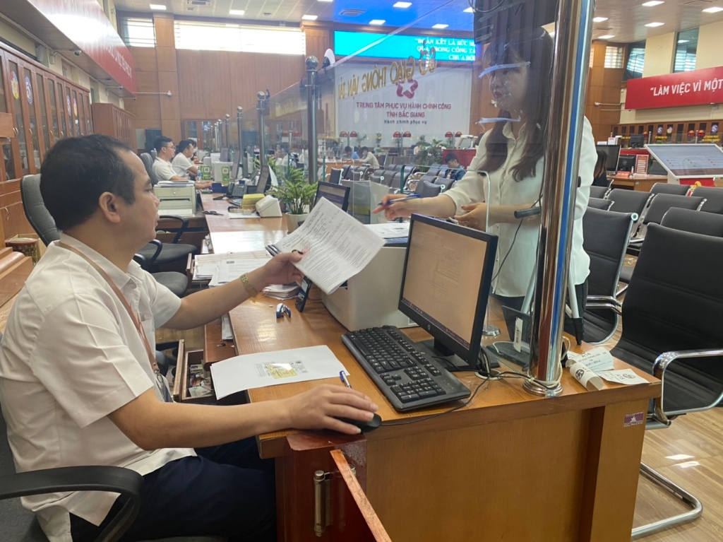 Bắc Giang: Đẩy mạnh nộp hồ sơ trực tuyến đổi Giấy phép lái xe