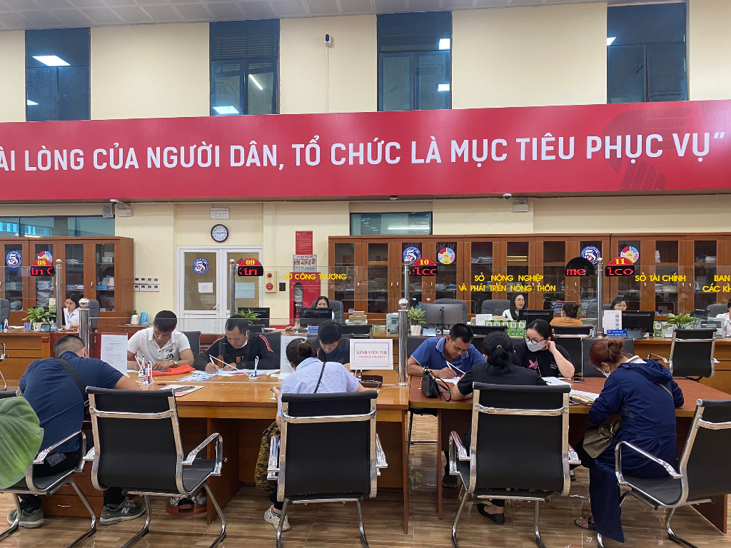 Trung tâm Phục vụ hành chính công tỉnh Bắc Giang tiếp nhận trực tuyến 65% hồ sơ TTHC