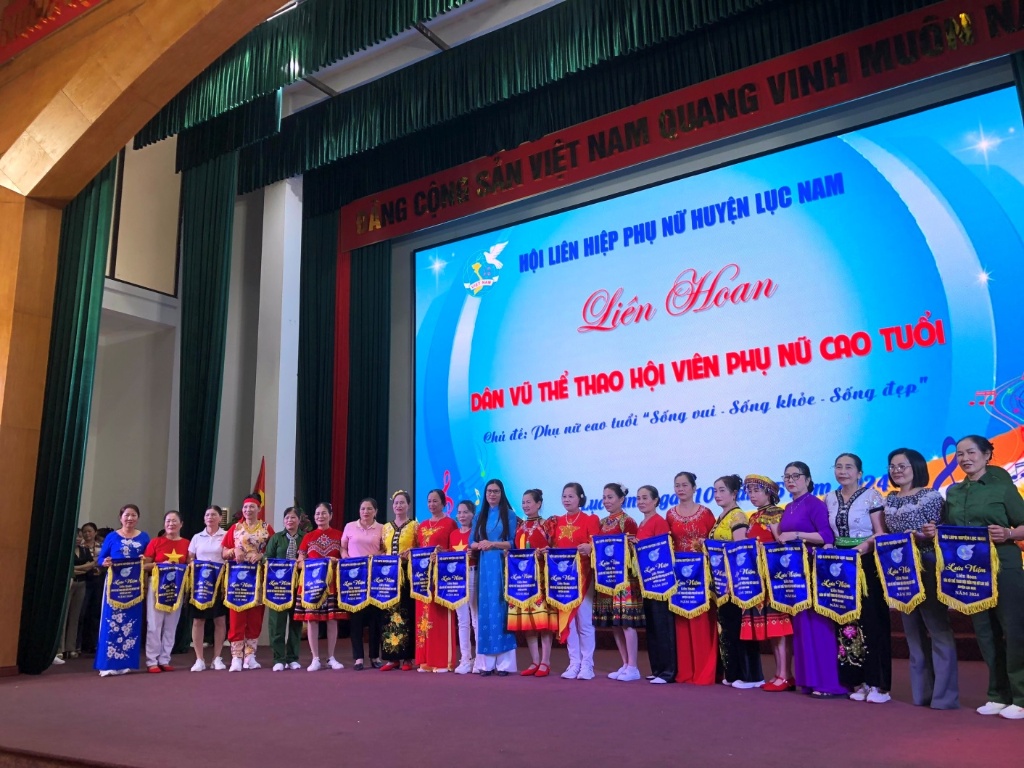 Liên hoan dân vũ thể thao hội viên phụ nữ cao tuổi huyện Lục Nam năm 2024