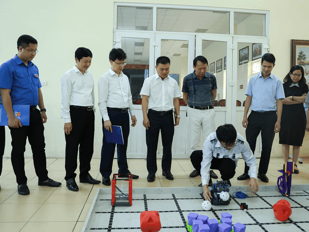 Bac Giang launches 1st Robocon Contest in 2024|https://hcc.bacgiang.gov.vn/web/chuyen-trang-english/detailed-news/-/asset_publisher/MVQI5B2YMPsk/content/bac-giang-launches-1st-robocon-contest-in-2024